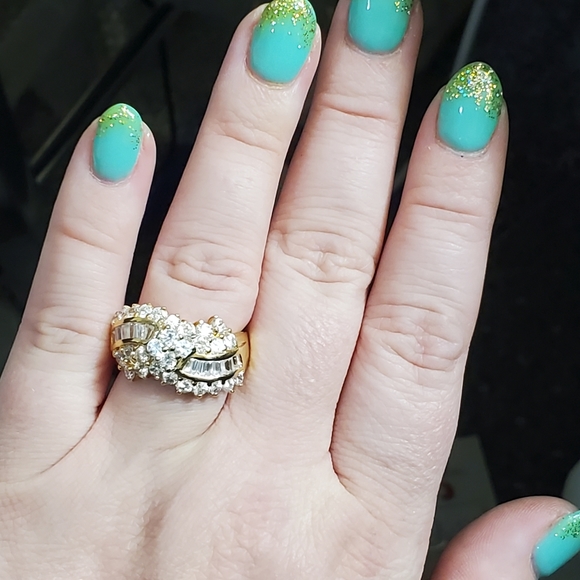 Large CZ ring size 9. In like new condition. Set in solid sterling silver with a - Picture 7 of 9